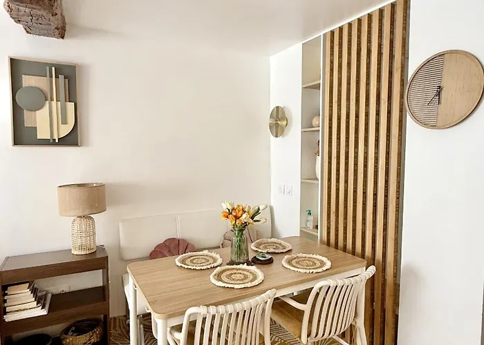 Center Near Notre Dame 2 Bedrooms With Balcony 巴黎