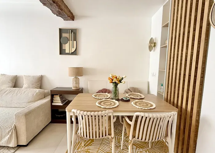 Center Near Notre Dame 2 Bedrooms With Balcony 公寓 *