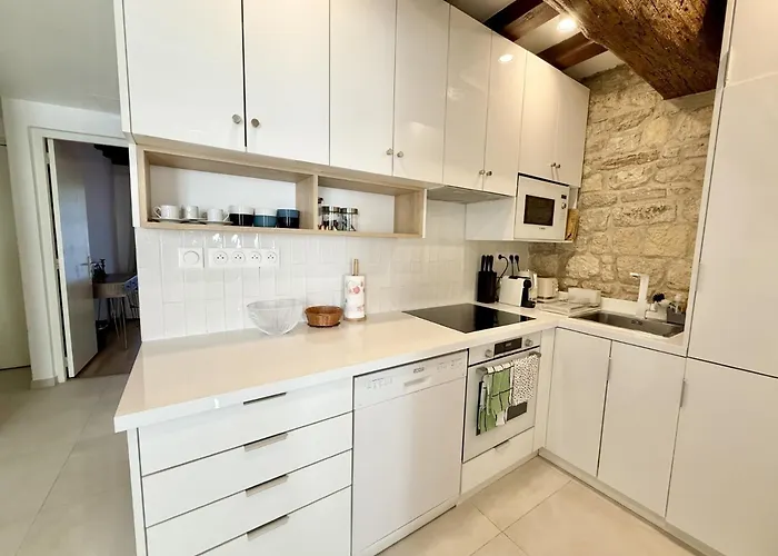 Center Near Notre Dame 2 Bedrooms With Balcony * 巴黎