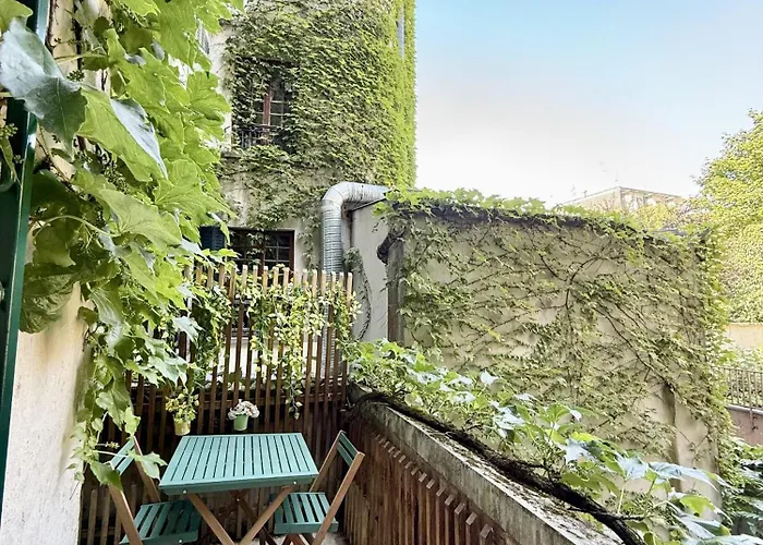Center Near Notre Dame 2 Bedrooms With Balcony * 巴黎