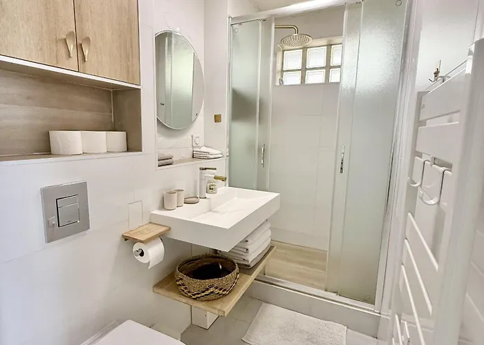 Center Near Notre Dame 2 Bedrooms With Balcony 公寓