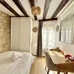 Center Near Notre Dame 2 Bedrooms With Balcony דירה
