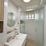Center Near Notre Dame 2 Bedrooms With Balcony דירה פריז