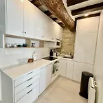 Center Near Notre Dame 2 Bedrooms With Balcony דירה