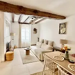 Center Near Notre Dame 2 Bedrooms With Balcony פריז